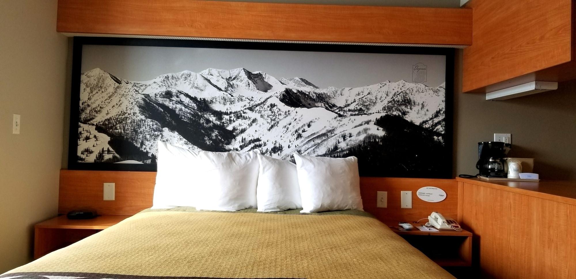 ซูเปอร์ 8 บาย วินด์แฮม ไพรด์ มิดเวล/มิดแวลเลย์/ ซอลต์เลกซิตี Hotel ภายนอก รูปภาพ