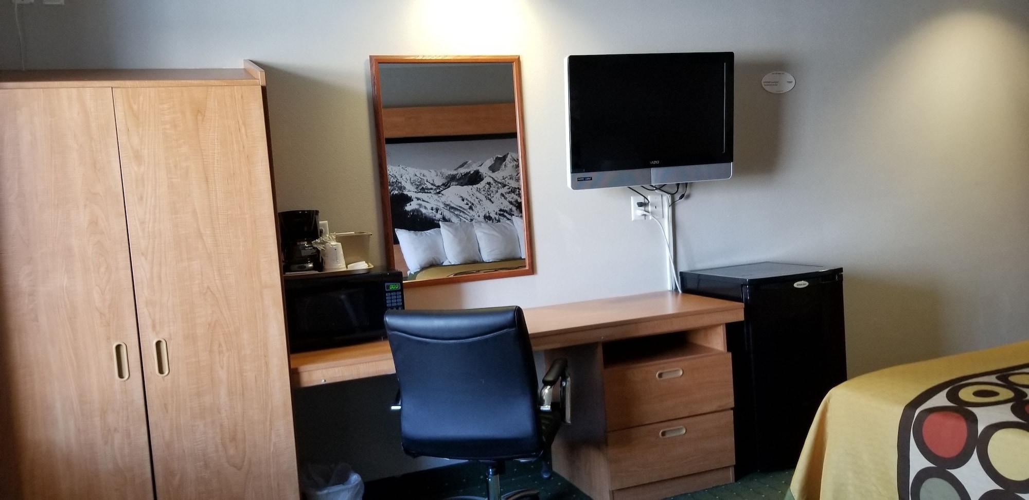ซูเปอร์ 8 บาย วินด์แฮม ไพรด์ มิดเวล/มิดแวลเลย์/ ซอลต์เลกซิตี Hotel ภายนอก รูปภาพ