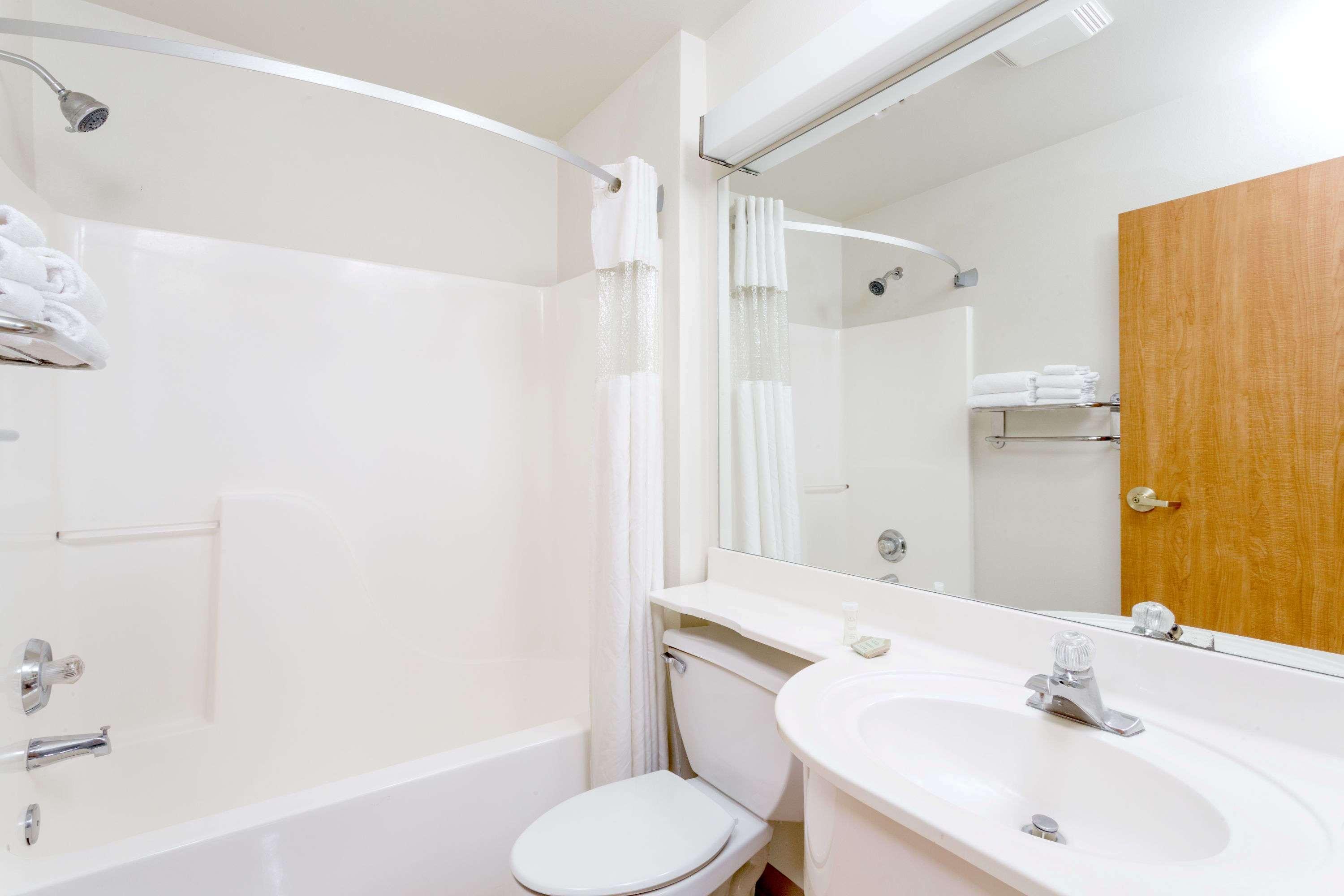 ซูเปอร์ 8 บาย วินด์แฮม ไพรด์ มิดเวล/มิดแวลเลย์/ ซอลต์เลกซิตี Hotel ภายนอก รูปภาพ